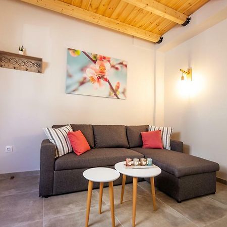 Mantisses 3 Apartment Kalamata Exterior photo